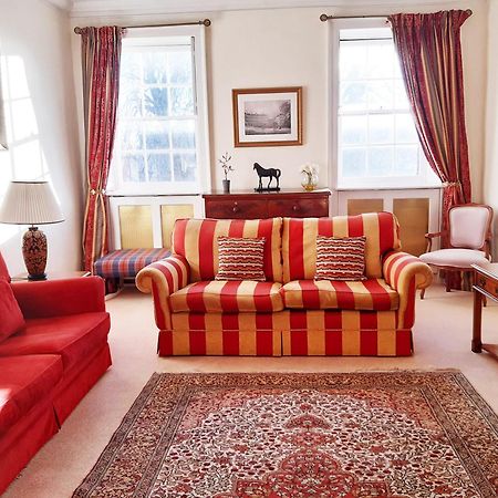 18 The Circus Apartment Бат Экстерьер фото
