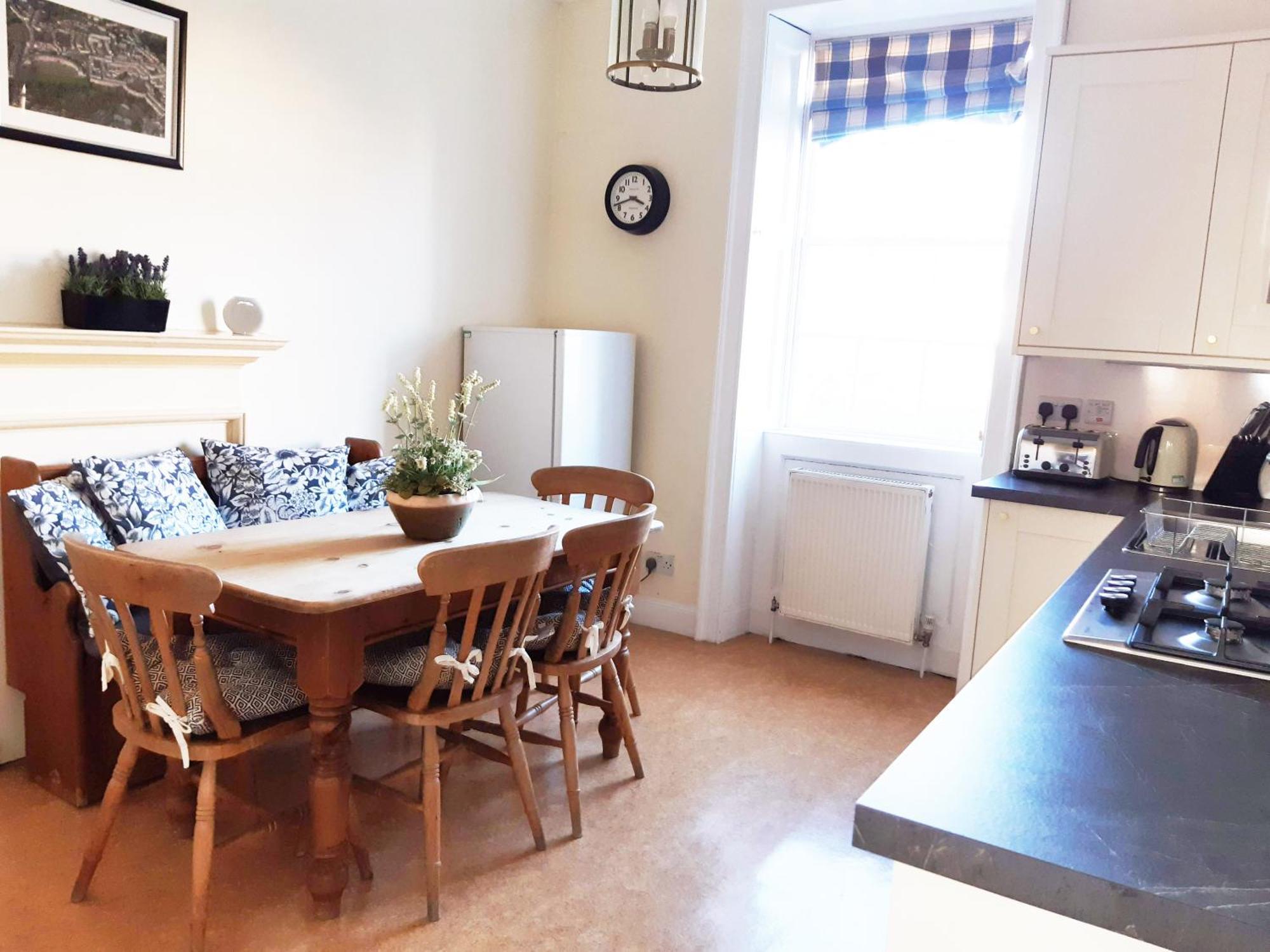 18 The Circus Apartment Бат Экстерьер фото